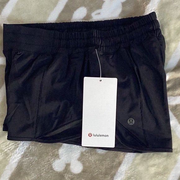 Lululemon hotty hot shorts - Picture 9 of 9